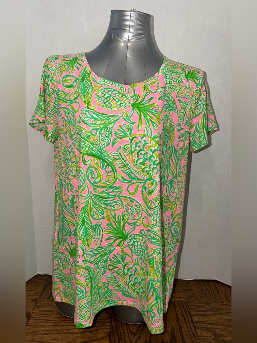 Lilly Pulitzer Pink Green Pineapple Print Short Sleeve Top
